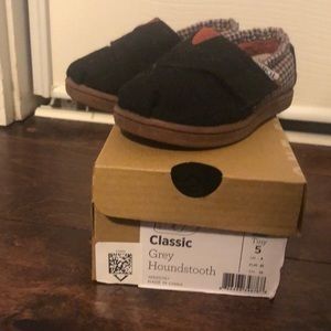 Toms Classic Houndstooth Toddler Sz 5 Shoes